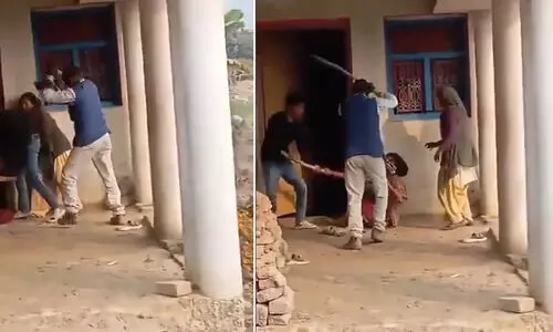 യുവതിയെ ക്രൂരമായി മർദിച്ച് ഭർത്താവിന്റെ രക്ഷിതാക്കളും ​സഹോദരനും; ദൃശ്യങ്ങൾ വൈറലായതോടെ നടപടിയെടുത്ത് പൊലീസ് -വിഡിയോ