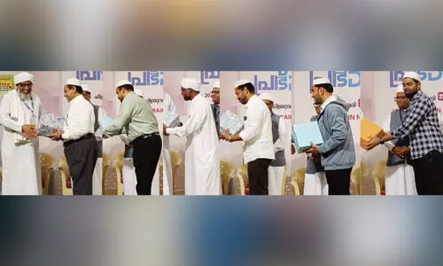 പ്ര​വാ​സി വാ​യ​ന ക്വി​സ് മ​ത്സ​രം വി​ജ​യി​ക​ൾ​ക്ക് സ​മ്മാ​ന​ങ്ങ​ൾ വി​ത​ര​ണം ചെ​യ്തു