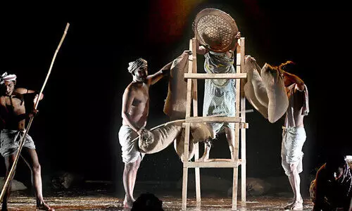 ചൂ​ടു​ള്ള ചാ​യ​യു​ടെ പി​ന്നി​ലെ ദു​ര​ന്ത ക​ഥ പ​റ​ഞ്ഞ് ‘ചാ​യ്ഗ​രം’