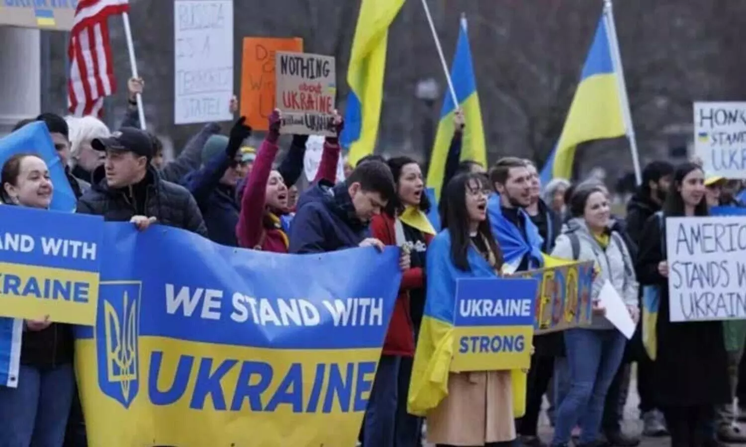 ട്രംപ്-സെലൻസ്‌കി ഏറ്റുമുട്ടലിന് പിന്നാലെ യു.എസിലുടനീളം യുക്രെയ്ൻ അനുകൂല പ്രകടനം