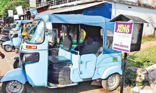 ഒ​രു ഫോ​ൺ കോ​ൾ മ​തി; ഓ​ട്ടോ​റി​ക്ഷ പ​ടി​ക്ക​ലെ​ത്തും