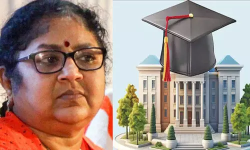 സ്വകാര്യ സർവകലാശാലകളിൽ വി.സി പരമാധികാരി; പൊതു സർവകലാശാലയിൽ മന്ത്രി സ്വകാര്യ സർവകലാശാലകളിൽ വി.സി പരമാധികാരി; പൊതു സർവകലാശാലയിൽ മന്ത്രി