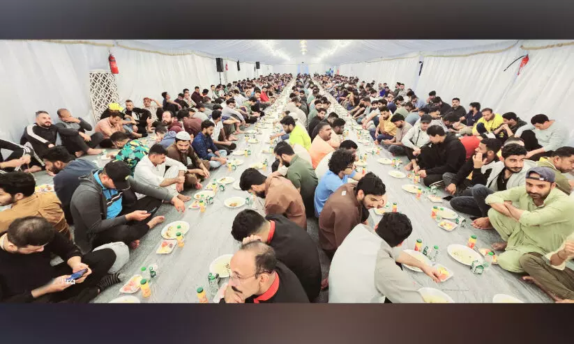 ദു​ബൈ കെ.​എം.​സി.​സി ഇ​ഫ്താ​ർ ടെ​ന്‍റി​ൽ നോ​മ്പു​തു​റ​ന്ന്​​ ആ​യി​ര​ത്തി​ലേ​റെ പേ​ർ