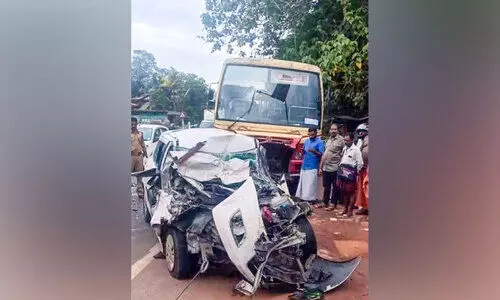 കെ.എസ്.ആർ.ടി.സി ബസും കാറും കൂട്ടിയിടിച്ച് രണ്ടുപേർക്ക് പരിക്ക്