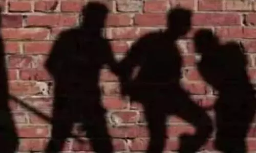 നി​ന​ക്കെ​ന്നെ ത​ല്ല​ണോ​ടാ എന്ന് ചോദിച്ച് മുഖത്തിടിച്ചു; പ്ലസ് ടുക്കാരുടെ മർദനത്തിൽ പത്താം ക്ലാസുകാര​ന് ഗുരുതര പരിക്ക്