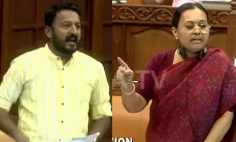 വീണാ ജോര്ജ് പഠിച്ച ഇന്ത്യയുടെ ഭൂപടത്തില് സിക്കിം ഇല്ലേ? ആരോഗ്യമന്ത്രിക്ക് ഓഫിസ് അധികനാള് ഉണ്ടാകില്ലെന്നും രാഹുൽ മാങ്കൂട്ടത്തിൽ വീണാ ജോര്ജ് പഠിച്ച ഇന്ത്യയുടെ ഭൂപടത്തില് സിക്കിം ഇല്ലേ? ആരോഗ്യമന്ത്രിക്ക് ഓഫിസ് അധികനാള് ഉണ്ടാകില്ലെന്നും രാഹുൽ മാങ്കൂട്ടത്തിൽ