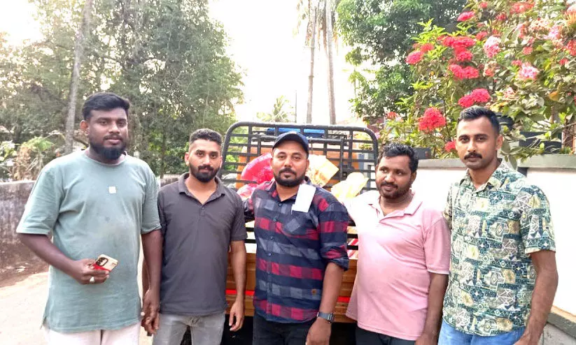 കു​വൈ​ത്ത് മൂ​വാ​റ്റു​പു​ഴ അ​സോ.​ റ​മ​ദാ​ൻ കി​റ്റ് വി​ത​ര​ണം