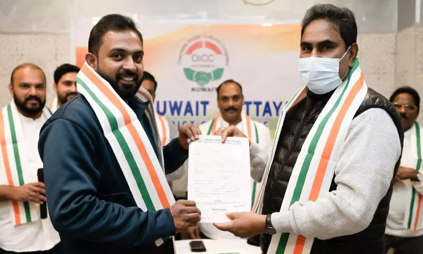 ഒ.​ഐ.​സി.​സി ര​ണ്ടാംഘ​ട്ട അം​ഗ​ത്വ വി​ത​ര​ണ​ത്തി​ന് തു​ട​ക്കം