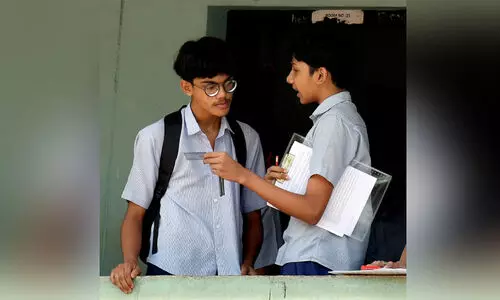 ‘ചൂടോടെ’ എഴുതി; ജി​ല്ല​യി​ൽ എ​സ്.​എ​സ്.​എ​ൽ.​സി പ​രീ​ക്ഷ എ​ഴു​തി​യ​ത്​ 79,688 കു​ട്ടി​ക​ൾ