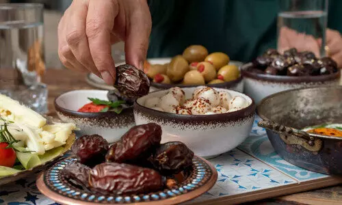 റമദാൻ ഹെൽത്ത് ടിപ്സ് ; വെ​ള്ളം കു​ടി​ക്കാം, ഭ​ക്ഷ​ണം ശ്ര​ദ്ധി​ക്കാം