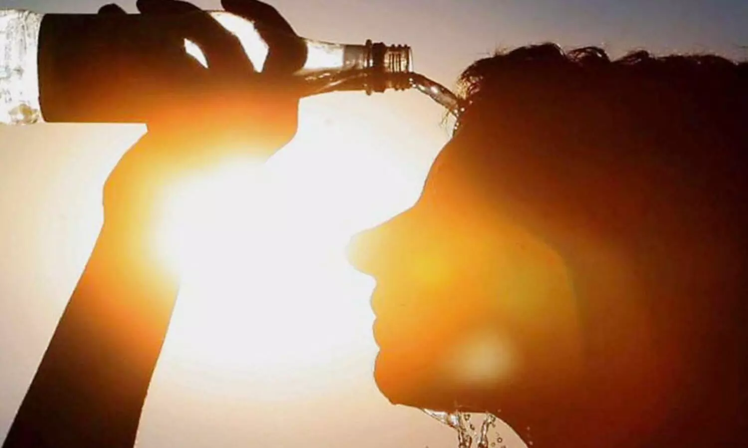 തൃശൂർ, പാലക്കാട് ജില്ലകളിൽ 38 ഡിഗ്രി വരെ താപനില ഉയരും; ജാഗ്രത പാലിക്കണമെന്ന് അധികൃതർ