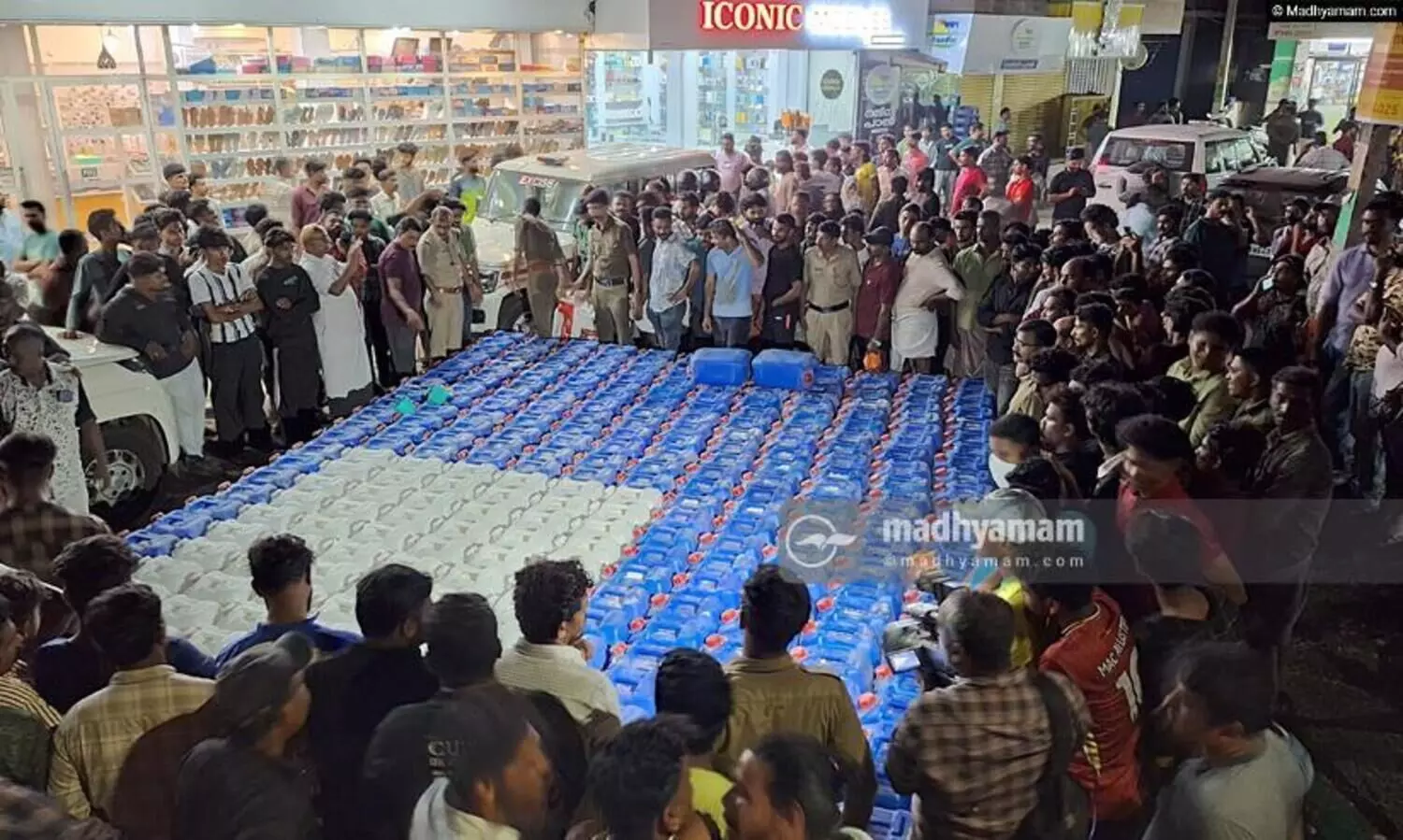 താനൂരിൽ വൻ സ്പിരിറ്റ് വേട്ട; പിടികൂടിയത് 10000 ലിറ്റർ സ്പിരിറ്റ്; മൈദ ചാക്കുകൾക്കടിയിൽ ഒളിപ്പിച്ച നിലയിൽ