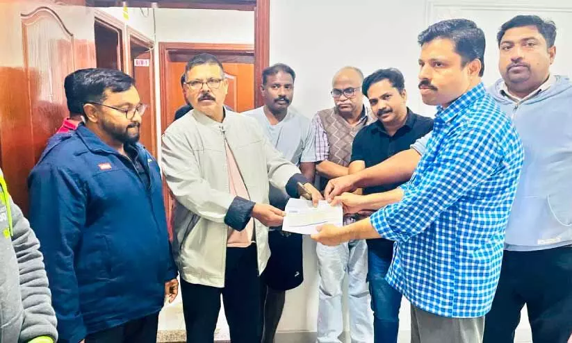 നാട്ടിൽ മരിച്ച ജയന്റെ കുടുംബത്തിന് സഹായം നാട്ടിൽ മരിച്ച ജയന്റെ കുടുംബത്തിന് സഹായം