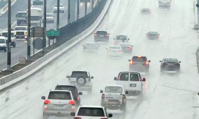 ഇ​ടി​മി​ന്ന​ലിനും കാ​റ്റി​നും സാ​ധ്യ​ത; ശ​നി​യാ​ഴ്ചവ​രെ മ​ഴ തു​ട​രും