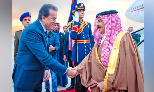 അ​ടി​യ​ന്ത​ര അ​റ​ബ് ഉ​ച്ച​കോ​ടി​; ഹ​മ​ദ് രാ​ജാ​വ് ഈ​ജി​പ്തി​ൽ