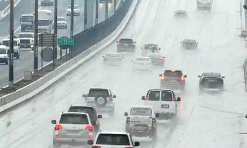 ഇ​ടി​മി​ന്ന​ലിനും കാ​റ്റി​നും സാ​ധ്യ​ത; ശ​നി​യാ​ഴ്ചവ​രെ മ​ഴ തു​ട​രും