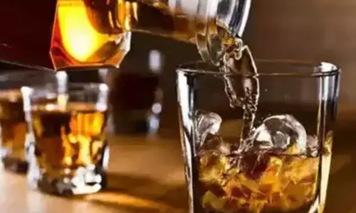 ട്രംപിന്‍റെ അധിക തീരുവയിൽ തിരിച്ചടിച്ച് കനേഡിയൻ പ്രവിശ്യകള്‍; യു.എസ് മദ്യ വിൽപന നിരോധിച്ചു