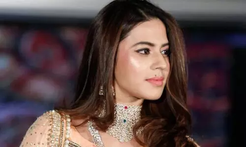 ഡി.ജി.പിയുടെ മകൾ 14 കിലോ സ്വർണം കടത്തിയത് ബെൽറ്റി​ൽ ഒളിപ്പിച്ച്; കന്നട താരത്തെ പൊലീസ് കുടുക്കിയതിങ്ങ​​നെ...