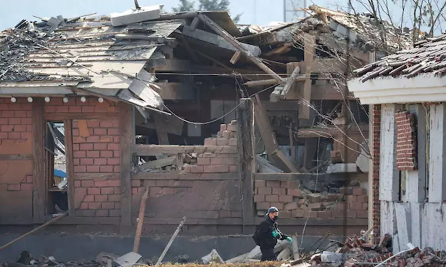 ദക്ഷിണ കൊറിയൻ യുദ്ധ വിമാനങ്ങൾ അബദ്ധത്തിൽ വീടുകളിൽ ബോംബിട്ടു;   15 സിവിലിയൻമാർക്ക് പരിക്ക്