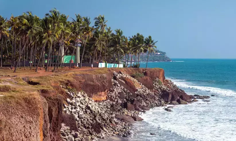 കേ​ര​ള​തീ​രം ഖ​ന​ന​ത്തി​ന് തു​റ​ന്നു​കൊ​ടു​ക്കു​മ്പോ​ൾ...