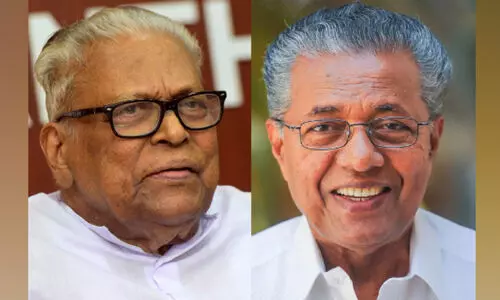 അന്ന് വി.എസ് മുന്നിൽ നടക്കുന്നു എന്നാക്ഷേപം; ഇന്ന് പാർട്ടി പിണറായിക്ക് പിന്നിൽ നടക്കുന്നു?