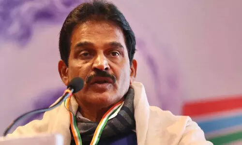 കേരളത്തിൽ വ്യാജ സർവേയുടെ പേരില്‍ കള്ള പ്രചാരണം; പ​ത്ര​ത്തി​നെ​തി​രെ നോ​ട്ടീ​സുമായി കോൺഗ്രസ്