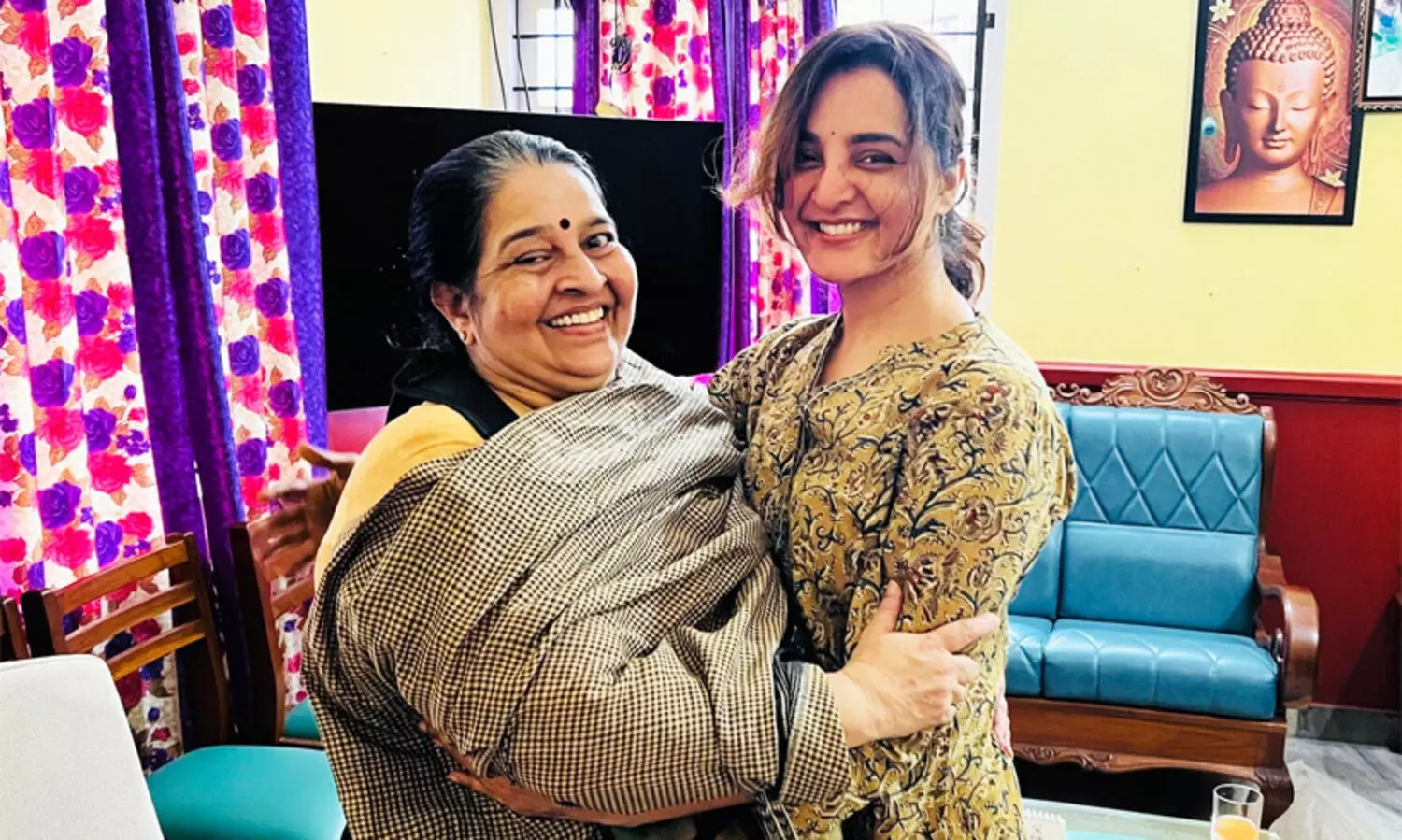 Manju Warrier, Uma Thomas