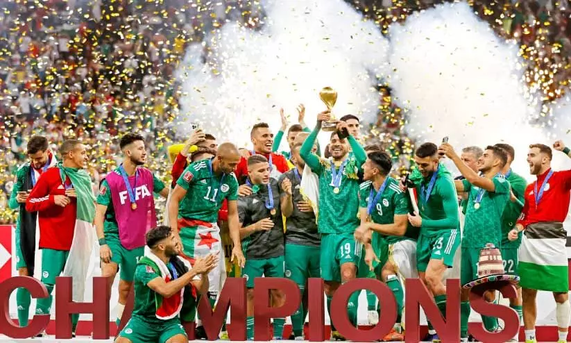 വീ​ണ്ടു​മെ​ത്തു​ന്നു, ക​ളി​യു​ത്സ​വ​ക്കാ​ലം