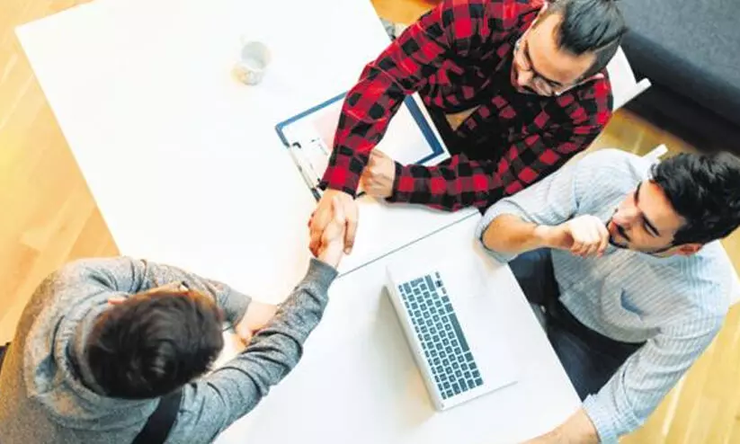 ഇരുപത്തി അഞ്ച് വർഷം പ്രവൃത്തി പരിചയമുള്ള ടെക്കിയോട് ഹൈസ്കൂളിലെ മാർക്ക് ചോദിച്ച് കമ്പനി