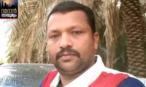 ഗു​രു​ദേ​വ ദ​ർ​ശ​ന​ങ്ങ​ളി​ൽ മു​ഴു​കി​യും വ്ര​തം നോ​റ്റും സു​കു