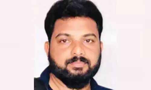 അസി. ലോക്കോ പൈലറ്റ് ട്രെയിനിൽ കുഴഞ്ഞുവീണ് മരിച്ചു; മരണം ഗൃഹപ്രവേശത്തിനും മകളുടെ ജനനത്തിനും പിന്നാലെ അസി. ലോക്കോ പൈലറ്റ് ട്രെയിനിൽ കുഴഞ്ഞുവീണ് മരിച്ചു; മരണം ഗൃഹപ്രവേശത്തിനും മകളുടെ ജനനത്തിനും പിന്നാലെ