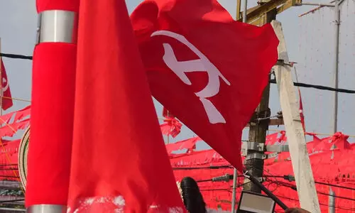 20 ഫ്ലക്സും 2,500 കൊടിയും: സി.പി.എമ്മിന് 3.5 ലക്ഷം പിഴ ചുമത്തി കൊല്ലം കോർപറേഷൻ