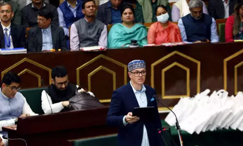 ആറു വർഷത്തിനിടെ ആദ്യമായി ബജറ്റ് അവതരിപ്പിച്ച് ഉമർ അബ്ദുല്ല; ജമ്മു കശ്മീരിന്റെ സാമ്പത്തിക വളർച്ചക്കുള്ള മാർഗരേഖയെന്ന്