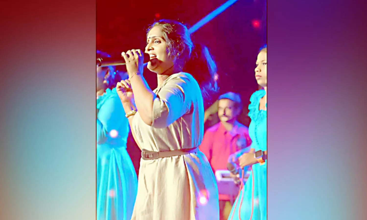 നാടൻ പാട്ടിന്‍റെ ‘വസന്തം’; ജീ​വി​ത സാ​ഹ​ച​ര്യ​ങ്ങ​ളോ​ട്​ പൊ​രു​തി മു​ന്നേ​റി​യ വ​സ​ന്ത പ​ഴ​യ​ന്നൂ​ർ നാ​ട​ൻ​പാ​ട്ടി​ൽ​ മേ​ൽ​വി​ലാ​സമെഴുതി