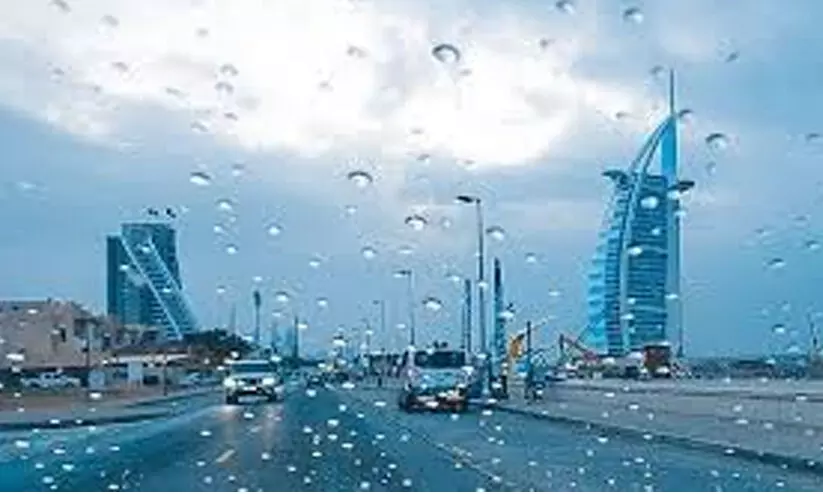 ദുബൈയിൽ ചൂടിന് ആശ്വാസമായി മഴ എത്തുന്നു