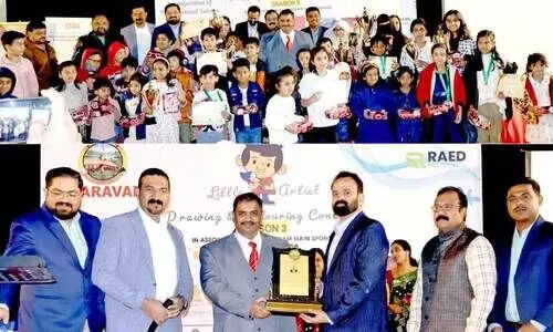 ലി​റ്റി​ൽ ആ​ർ​ട്ടി​സ്​​റ്റ്​ സീ​സ​ൺ ത്രീ ​വി​ജ​യി​ക​ൾ​ക്ക് സ​മ്മാ​ന​വി​ത​ര​ണം