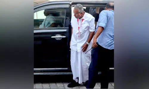 വിൽക്കാനുണ്ട് ‘നവകേരള സ്വപ്നങ്ങൾ’; ഭരണത്തുടർച്ചക്ക് പിണറായി വിൽക്കാനുണ്ട് ‘നവകേരള സ്വപ്നങ്ങൾ’; ഭരണത്തുടർച്ചക്ക് പിണറായി