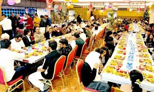 ‘കോ​ഴി​ക്കോ​ട​ൻ​സ്’ കു​ടും​ബ​കൂ​ട്ടാ​യ്മ ഇ​ഫ്താ​ർ വി​രു​ന്ന്