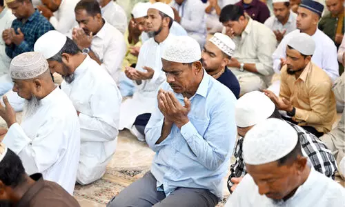 പ്രാ​ർ​ഥ​ന​നി​ർ​ഭ​രം ആ​ദ്യ വെ​ള്ളി