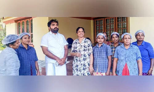 ര​ണ്ട്​ കി​ലോ അ​രി​യി​ലെ നെ​യ്യ​പ്പം; ജാ​സ്മി​​ന്‍റെ അ​ക​ക്ക​ണ്ണി​​ന്‍റെ ക​ണ​ക്കു​ക​ൾ