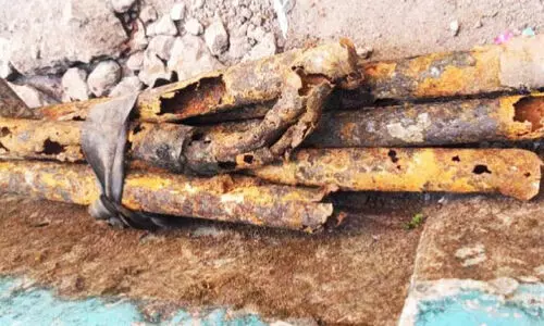 കുടിനീരില്ലാതെ വലഞ്ഞ് പശ്ചിമകൊച്ചി; ല​ഭി​ക്കു​ന്ന ജ​ലം മ​ലി​നം, ദു​ർ​ഗ​ന്ധ​മ​യം