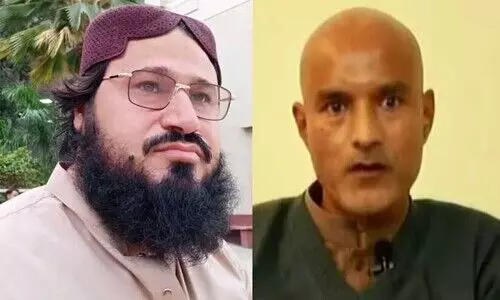 മുൻ ഇന്ത്യൻ നാവിക ഉദ്യോഗസ്ഥൻ കുൽഭൂഷൺ ജാദവിനെ തട്ടിക്കൊണ്ടുപോകാൻ ഐ.എസ്‌.ഐയെ സഹായിച്ച പാക് പണ്ഡിതൻ വെടിയേറ്റു മരിച്ചു