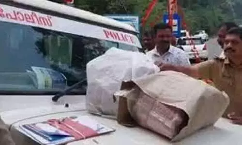 ഈരാറ്റുപേട്ടയിൽ സ്ഫോടക വസ്തു ശേഖരം പിടികൂടി; പാറമടകളിൽ എത്തിക്കാൻ സൂക്ഷിച്ചതെന്ന് സൂചന