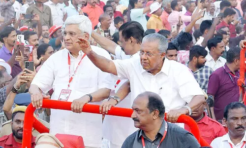 പാർട്ടി എന്നാൽ പിണറായി; അരക്കിട്ടുറപ്പിച്ച് കൊല്ലം സമ്മേളനം പാർട്ടി എന്നാൽ പിണറായി; അരക്കിട്ടുറപ്പിച്ച് കൊല്ലം സമ്മേളനം