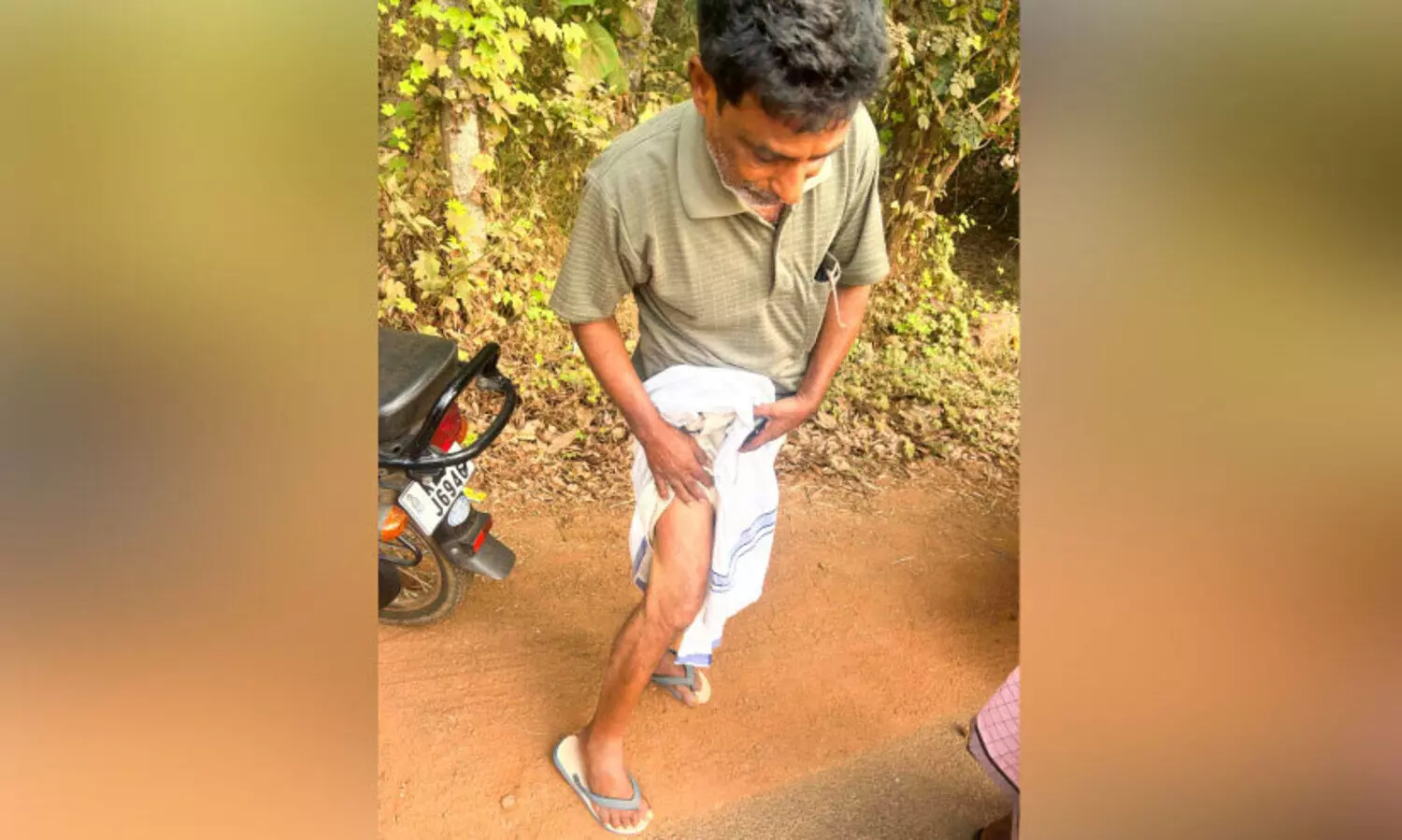 മമ്പാട്ട് പുലിയുടെ ആക്രമണത്തിൽ ബൈക്ക് യാത്രികന് പരിക്ക്