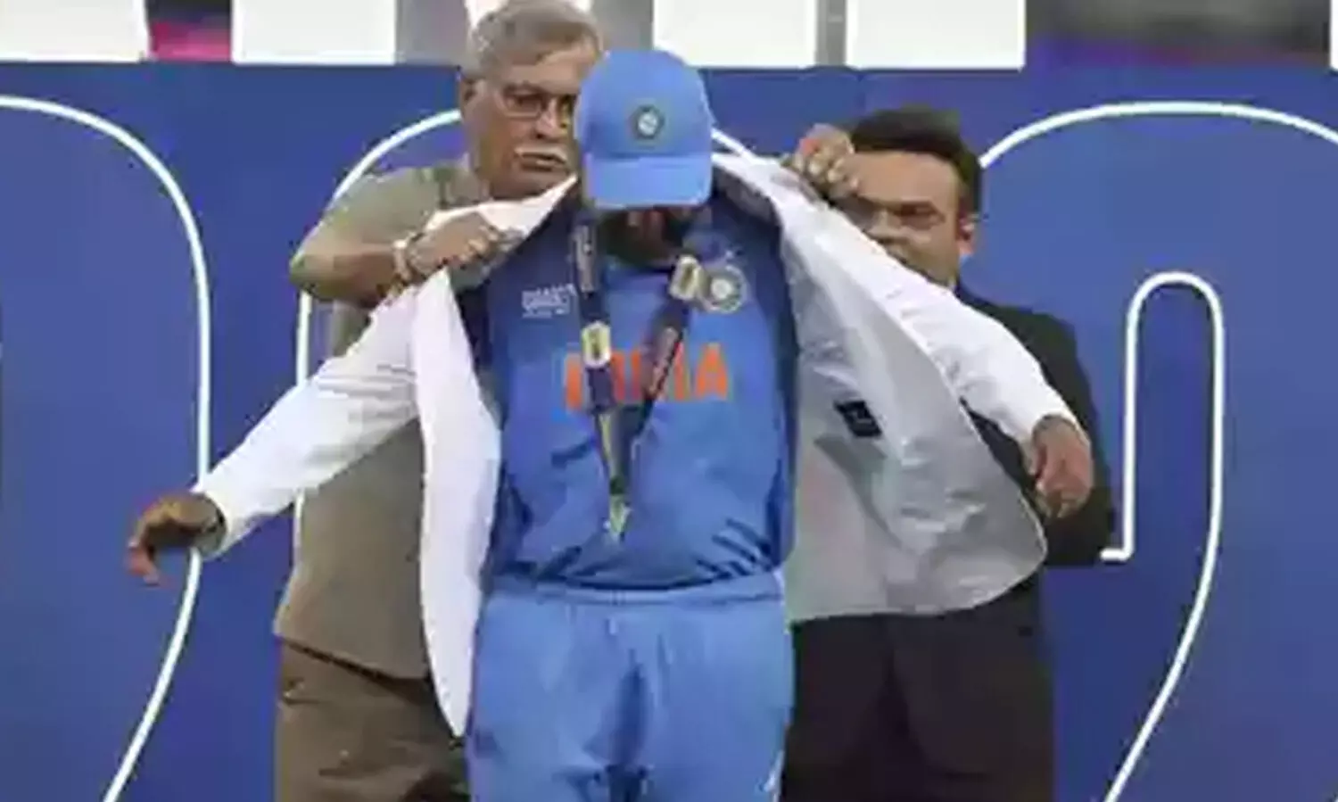 ‘ഈ ഇന്ത്യൻ ടീം എവിടെയും ജയിക്കും, പാകിസ്താനിലാണെങ്കിലും’; വിവാദങ്ങളോട് പ്രതികരിച്ച് പാക് ഇതിഹാസം