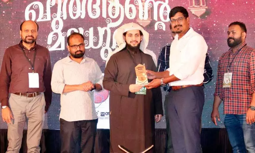 ഖു​ർ​ആ​ൻ മാ​ധു​ര്യ​ത്തി​ല​ലി​ഞ്ഞ്​ റ​മ​ദാ​ൻ രാ​വ്....