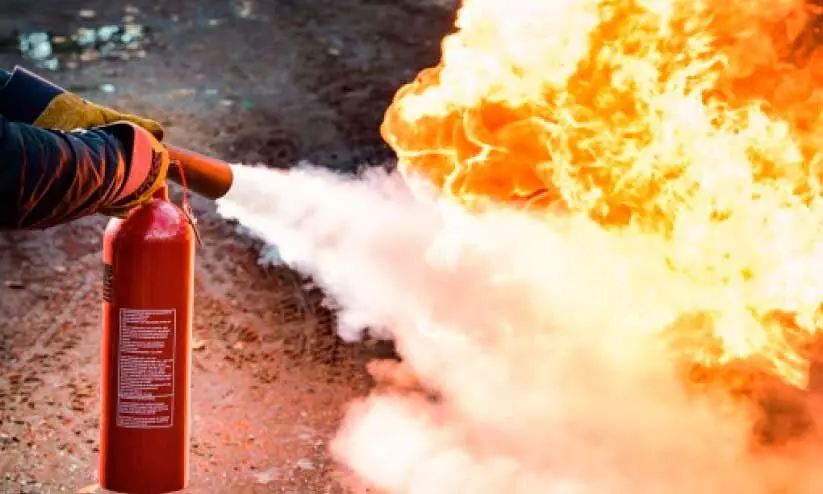 സാൽമിയയിൽ പള്ളിയിൽ തീപിടിച്ചു സാൽമിയയിൽ പള്ളിയിൽ തീപിടിച്ചു