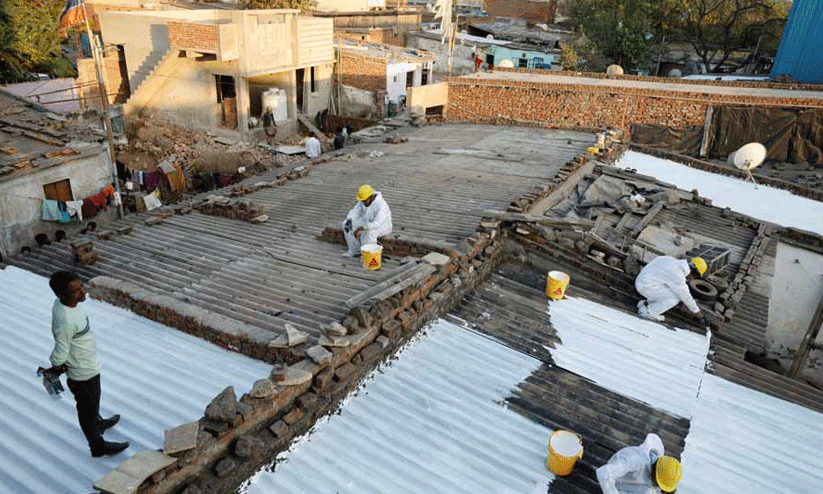 ചൂടിനെ പ്രതിരോധിക്കാനൊരുങ്ങി ഇന്ത്യൻ ചേരികൾ
