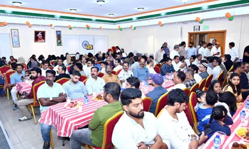 വ​ട​ക​ര എ​ൻ.​ആ​ർ.​ഐ ഫോ​റം ഇ​ഫ്താ​ർ സം​ഗ​മം